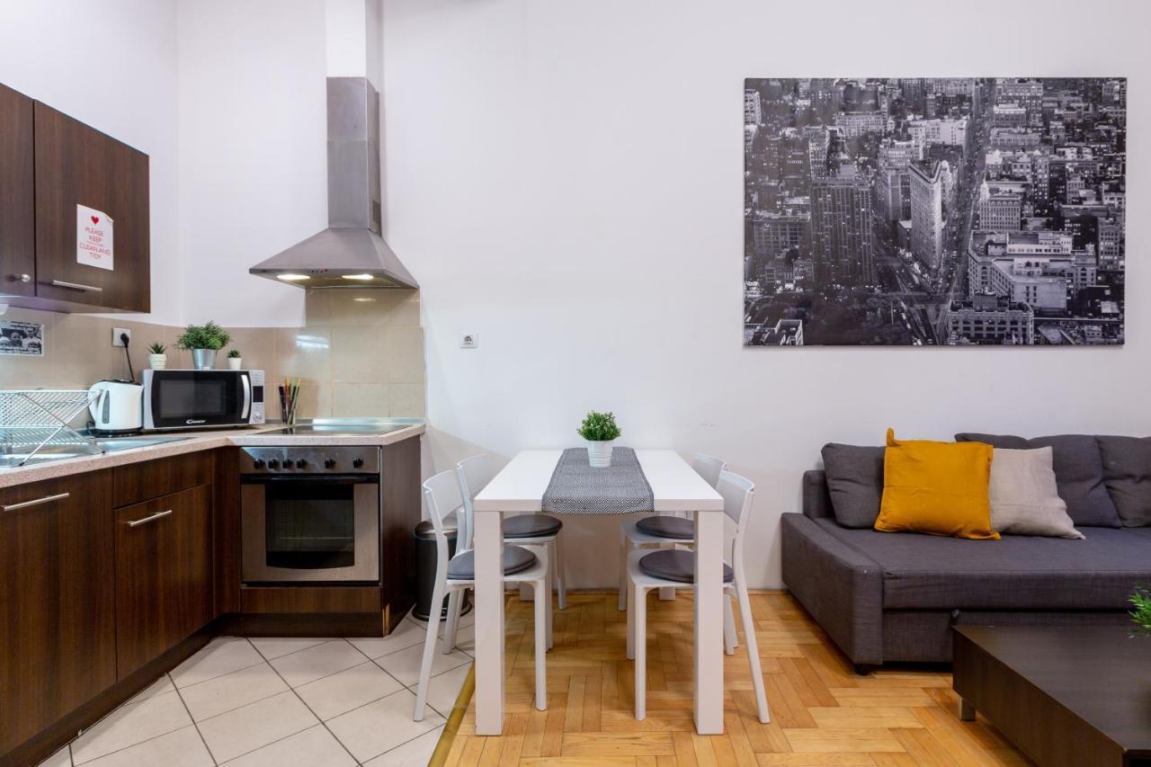 Dowtown Home In The Gozsdu Garden Budapest Esterno foto