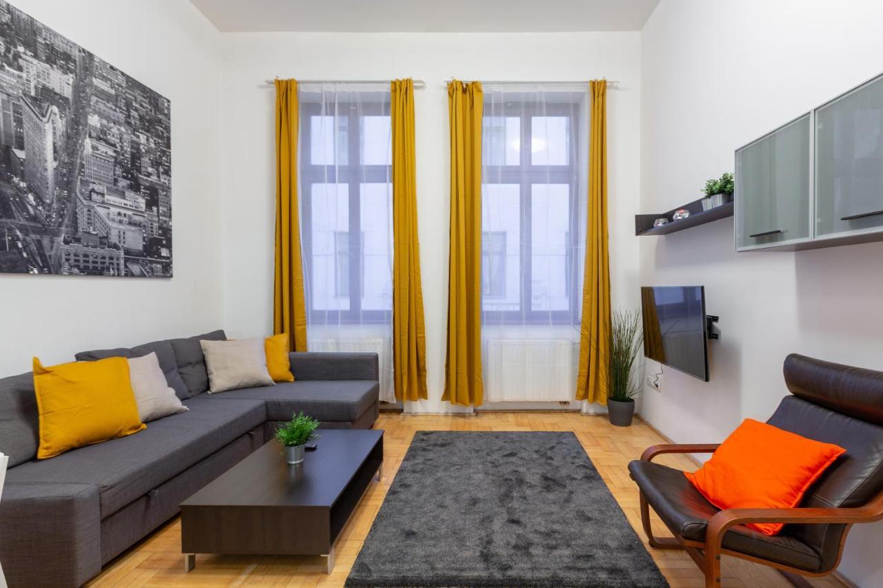 Dowtown Home In The Gozsdu Garden Budapest Esterno foto