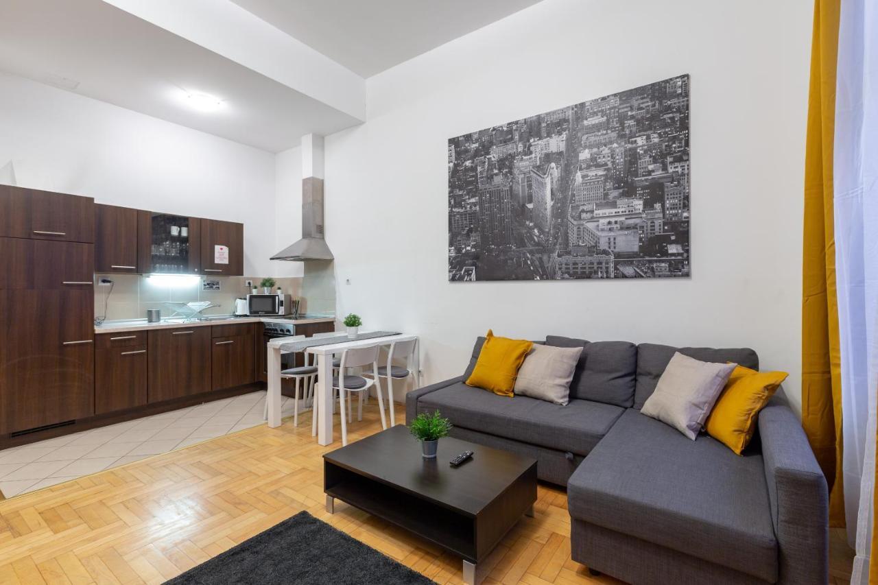 Dowtown Home In The Gozsdu Garden Budapest Esterno foto